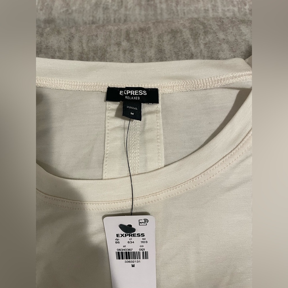 NWT EXPRESS SuperSoft Relaxed Crew Neck Tee - Picture 4 of 5